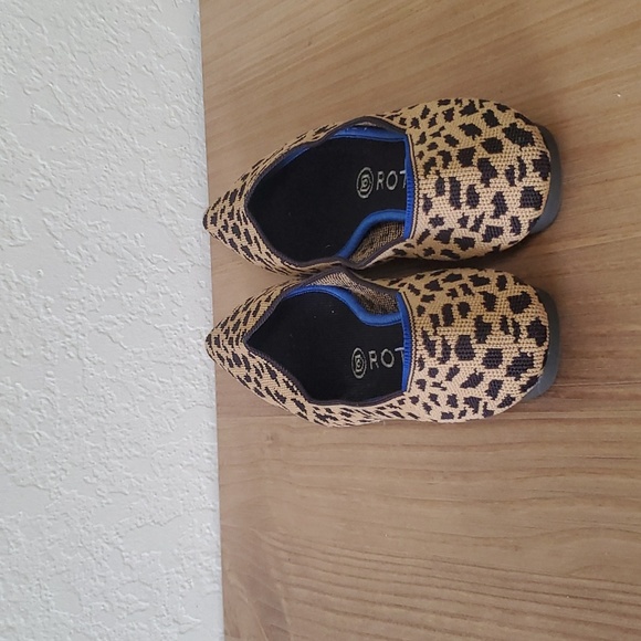 Rothy's leopard print point flats size 6.5 - Picture 3 of 16